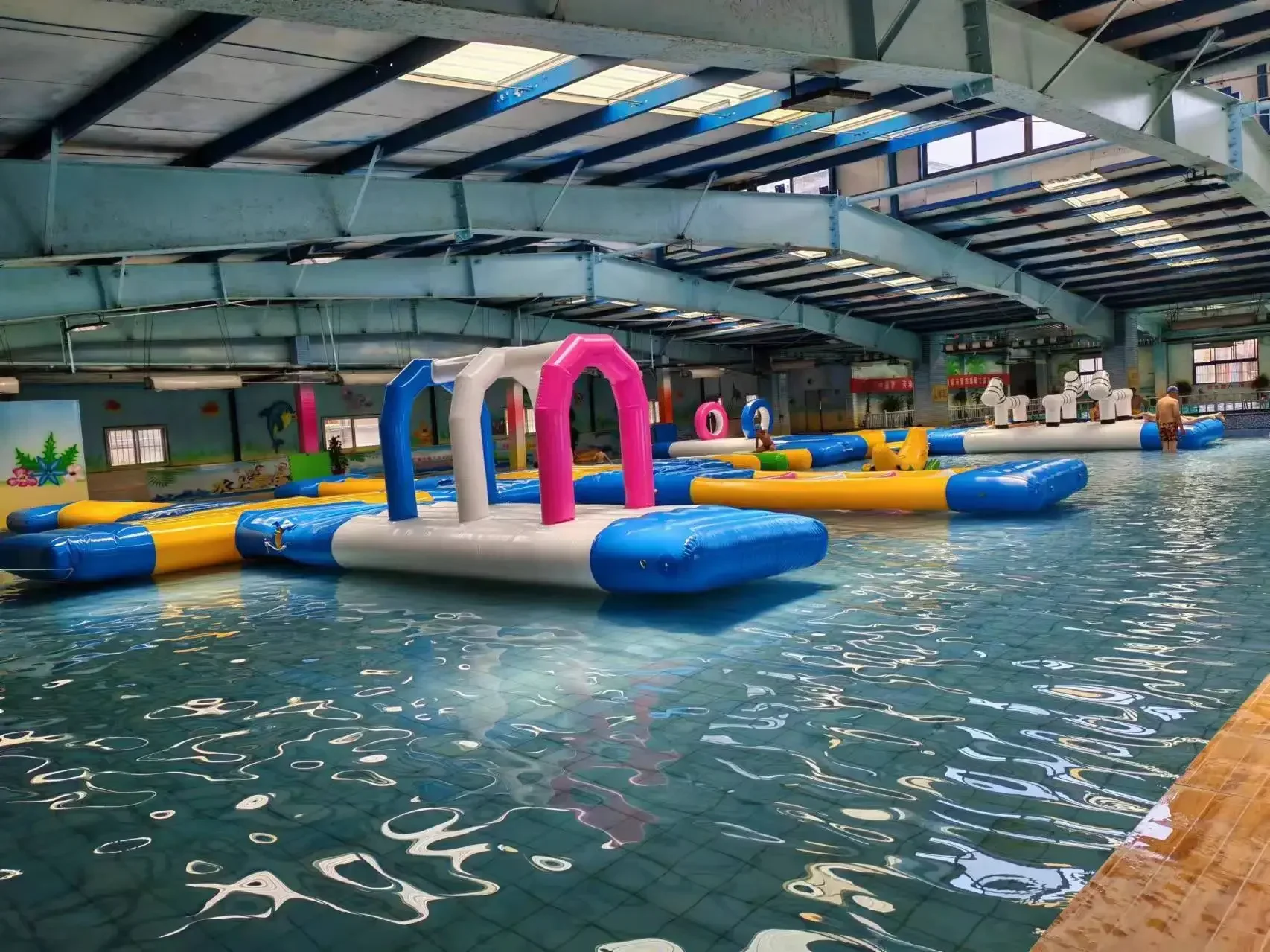 Sports Equipment For Sale - Parc aquatique gonflable intérieur et extérieur